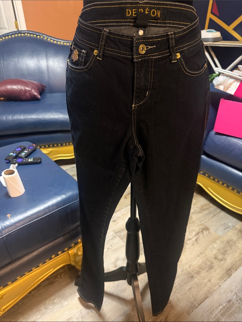 Dereon 90’s Vintage Dark Blue Skinny Jeans with Gold Stitching